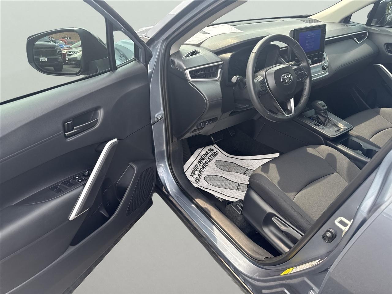 Toyota Corolla Cross LE 2WD (Natl) 2026