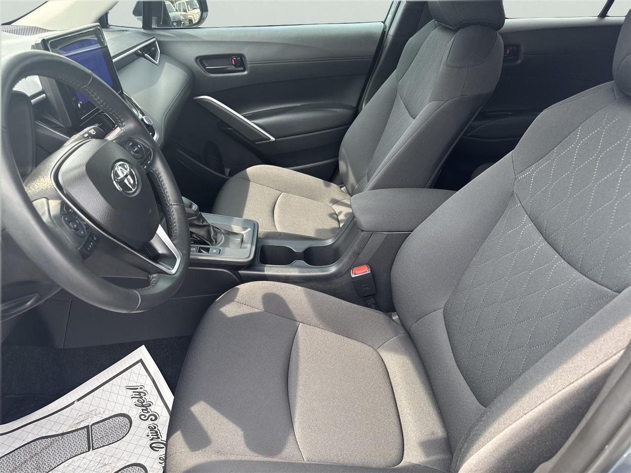Toyota Corolla Cross LE 2WD (Natl) 2026