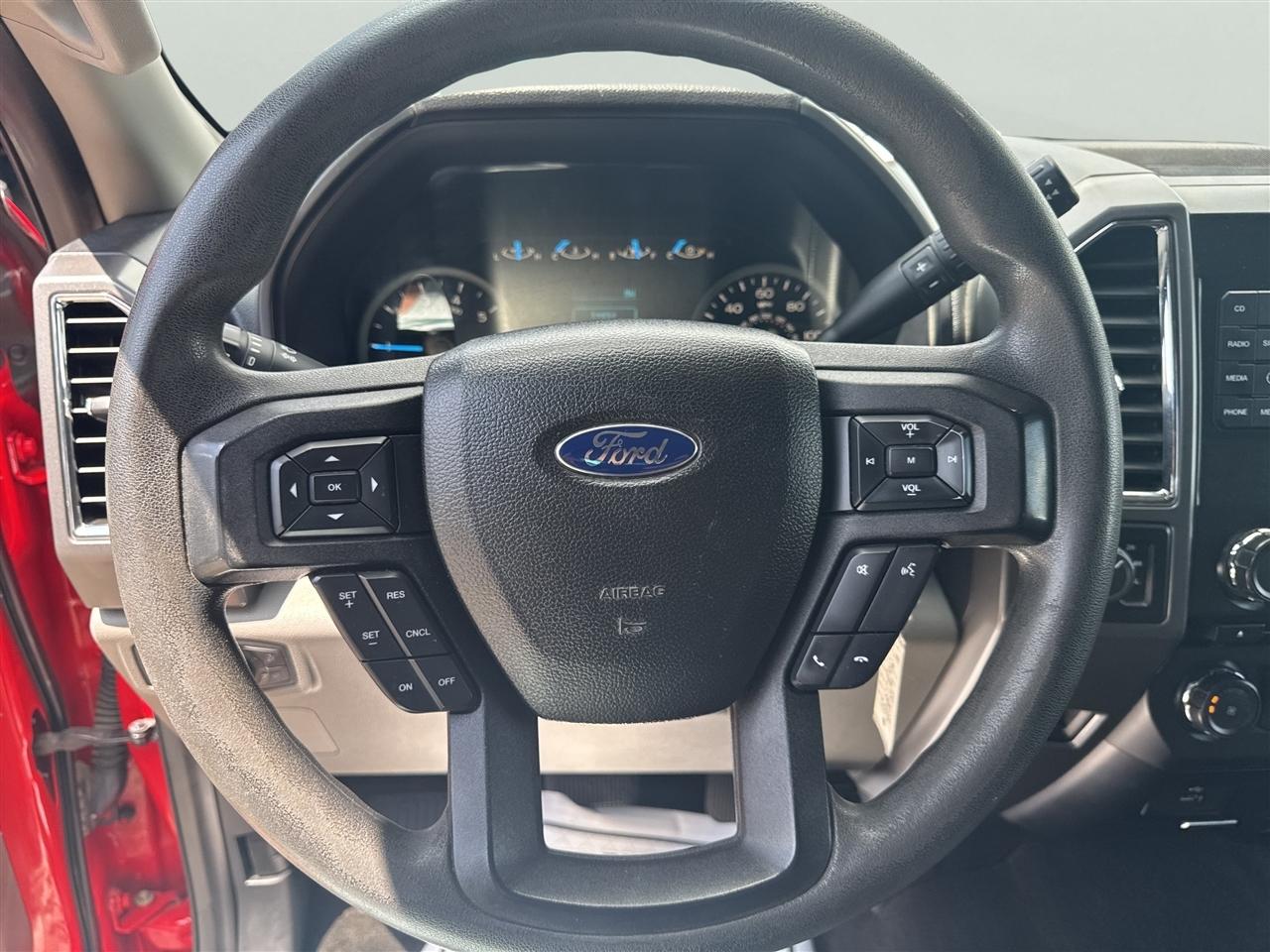Ford F-150 4WD SuperCrew 145" Lariat 2016