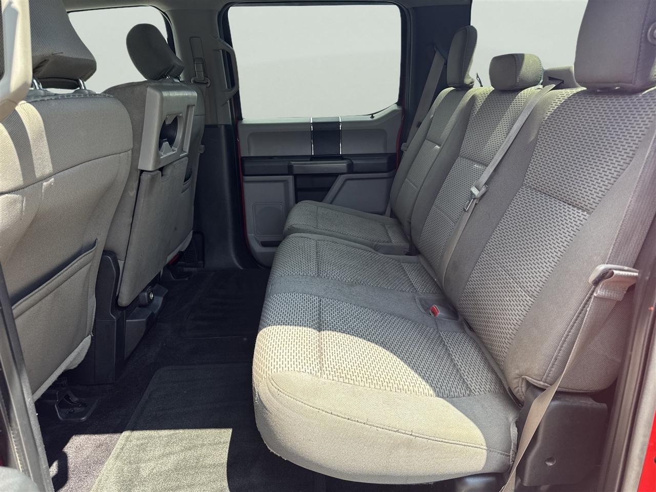Ford F-150 4WD SuperCrew 145" Lariat 2016