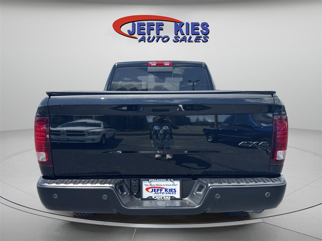 RAM 1500 Classic Warlock 4x4 Quad Cab 6'4" Box 2019