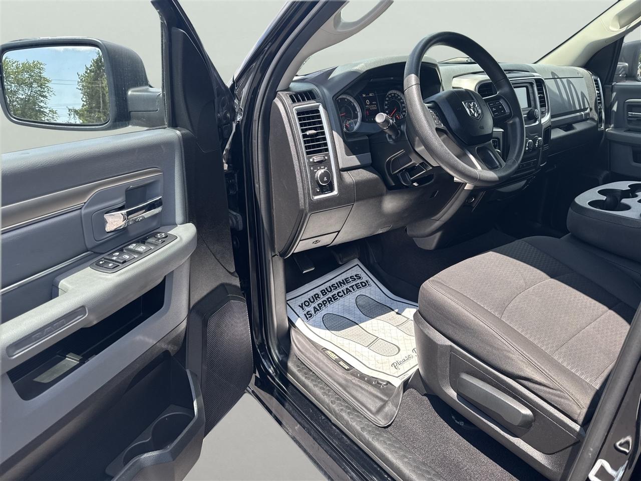 RAM 1500 Classic Warlock 4x4 Quad Cab 6'4" Box 2019