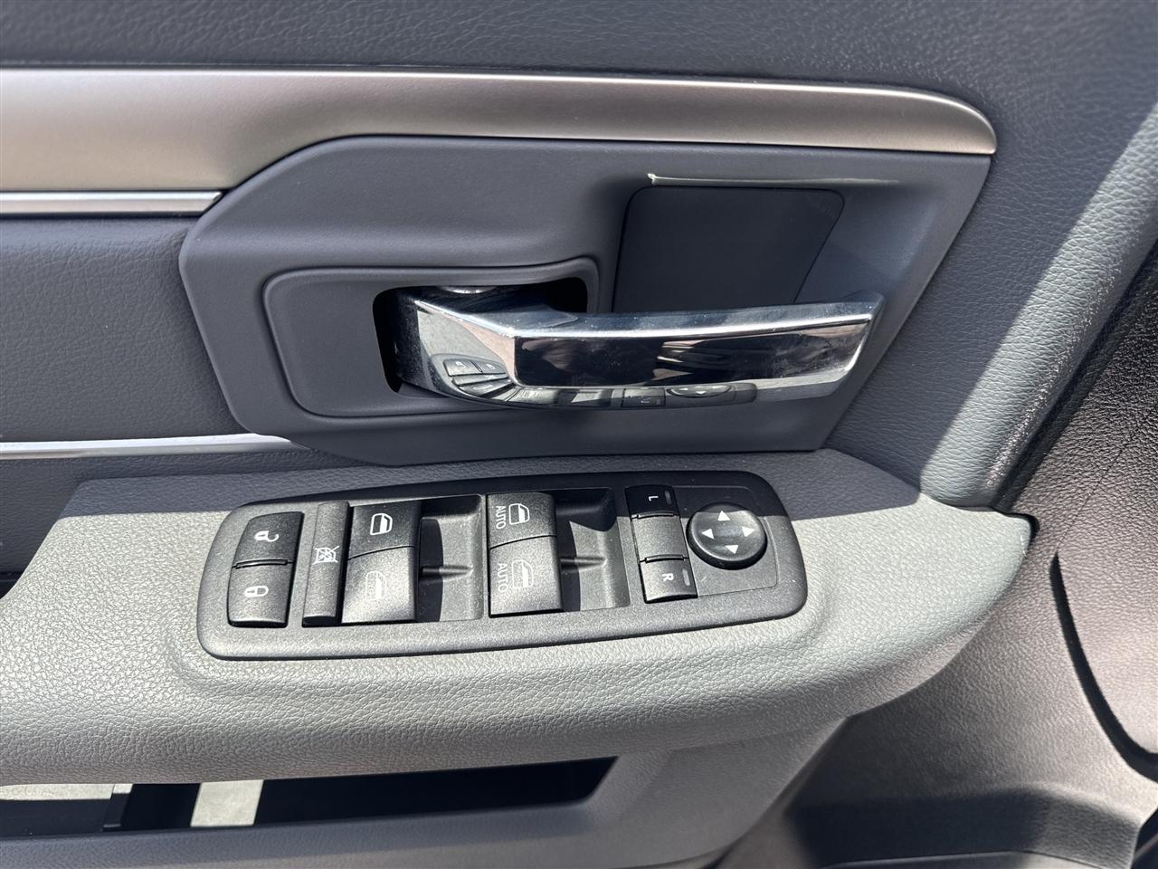 RAM 1500 Classic Warlock 4x4 Quad Cab 6'4" Box 2019