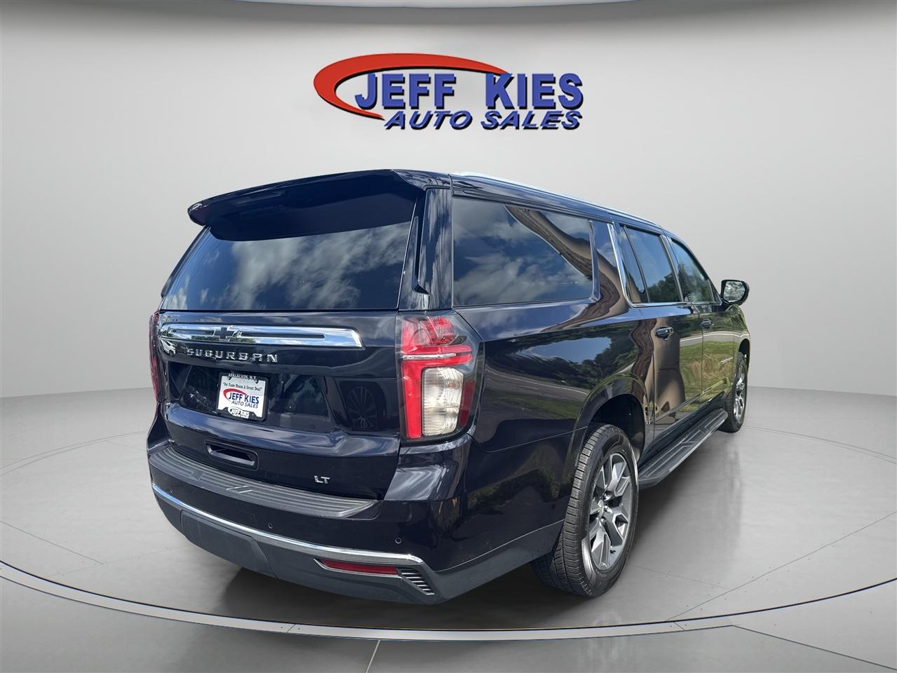 Chevrolet Suburban 4WD 4dr LT 2022