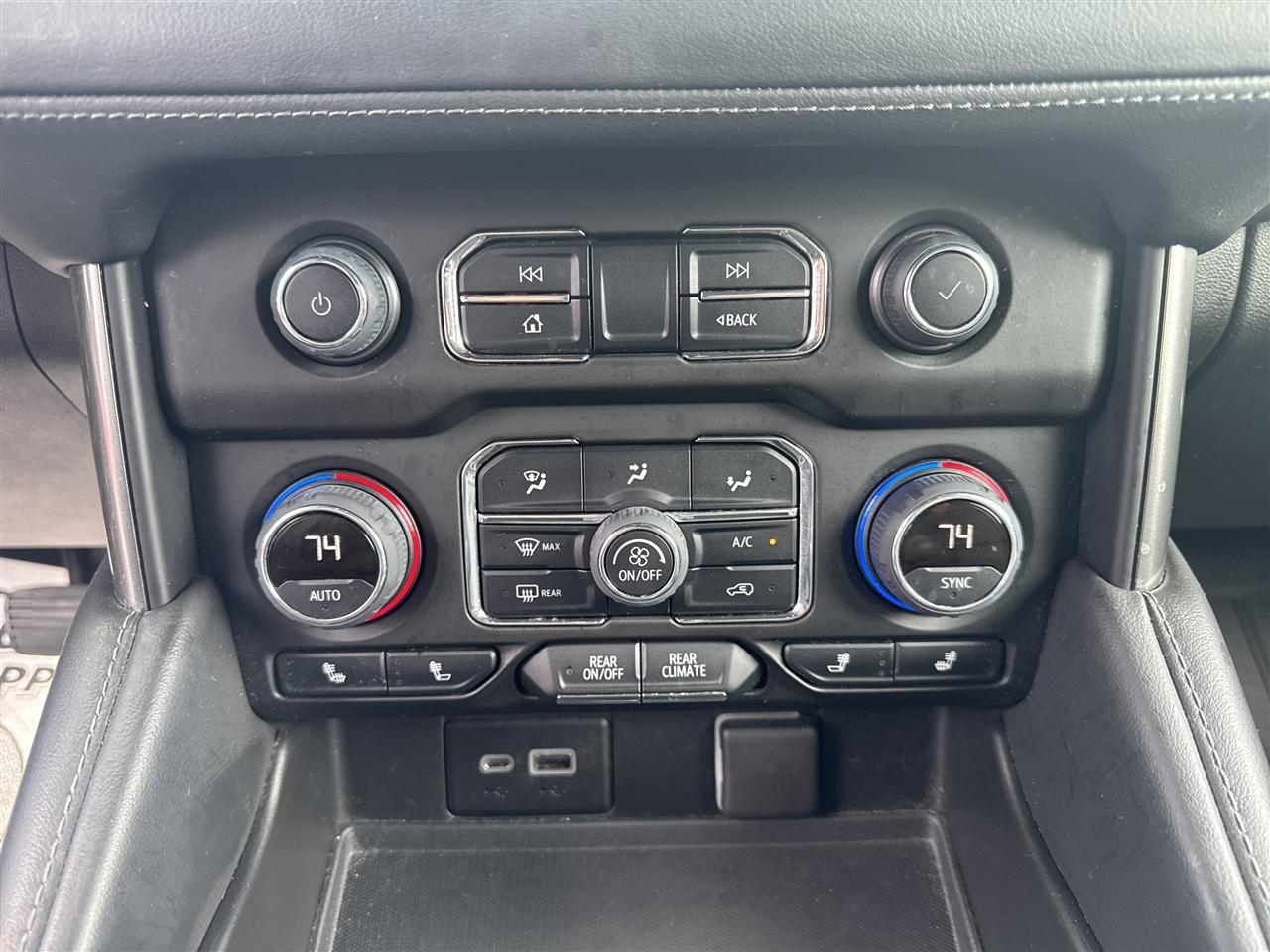 Chevrolet Suburban 4WD 4dr LT 2022
