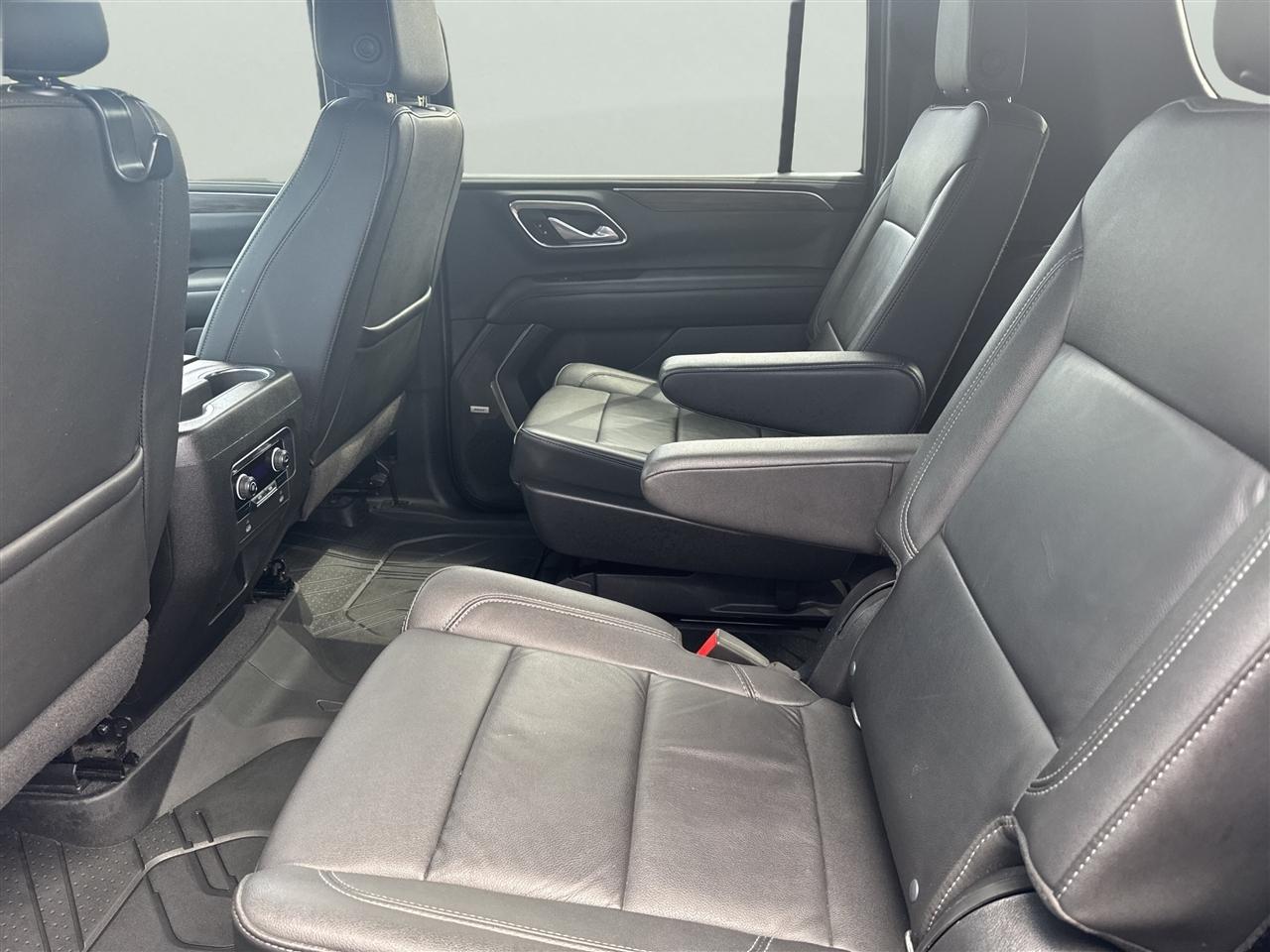 Chevrolet Suburban 4WD 4dr LT 2022