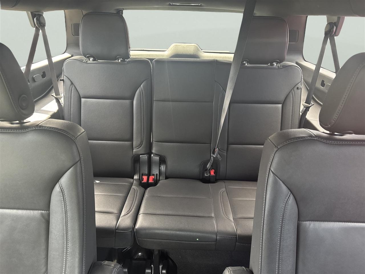 Chevrolet Suburban 4WD 4dr LT 2022