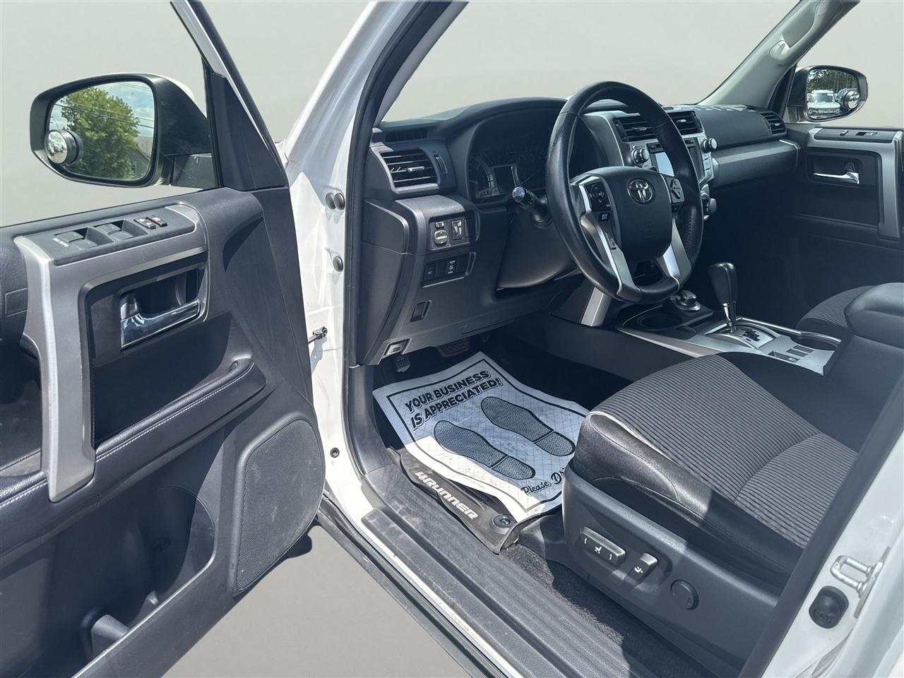 Toyota 4Runner TRD Off Road Premium 4WD (Natl) 2018