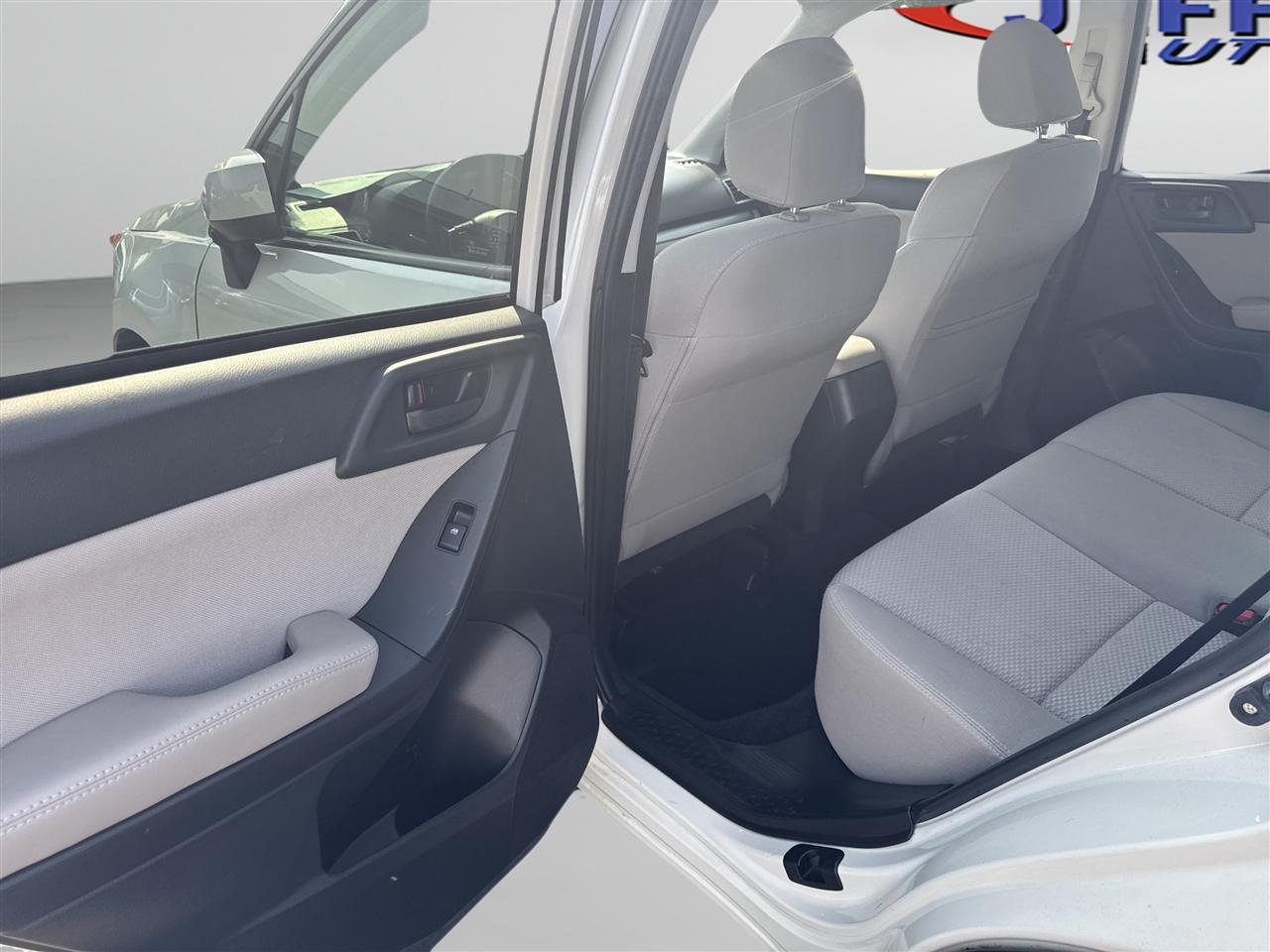 Subaru Forester 4dr CVT 2.5i Premium PZEV 2016