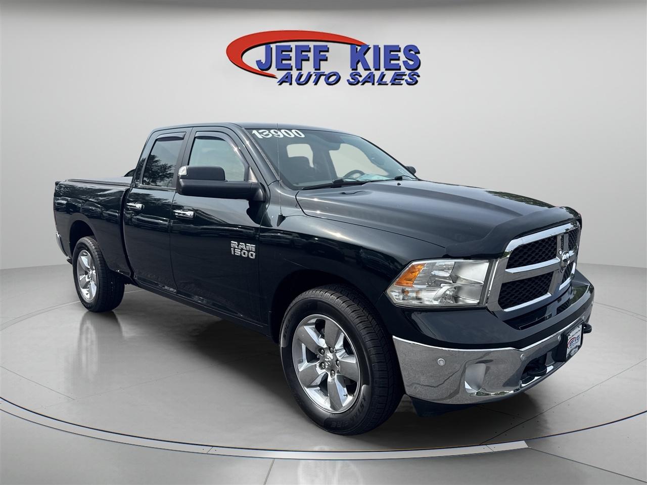 RAM 1500 4WD Quad Cab 140.5" Big Horn 2015