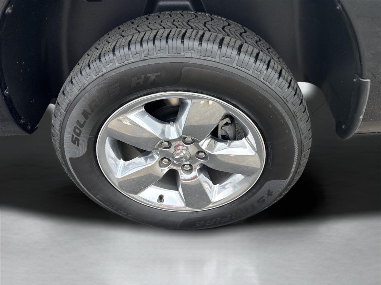 RAM 1500 4WD Quad Cab 140.5" Big Horn 2015