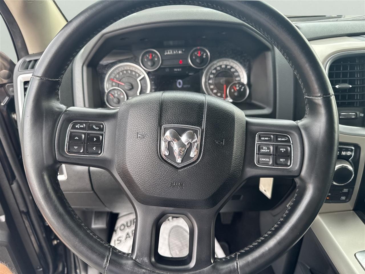 RAM 1500 4WD Quad Cab 140.5" Big Horn 2015