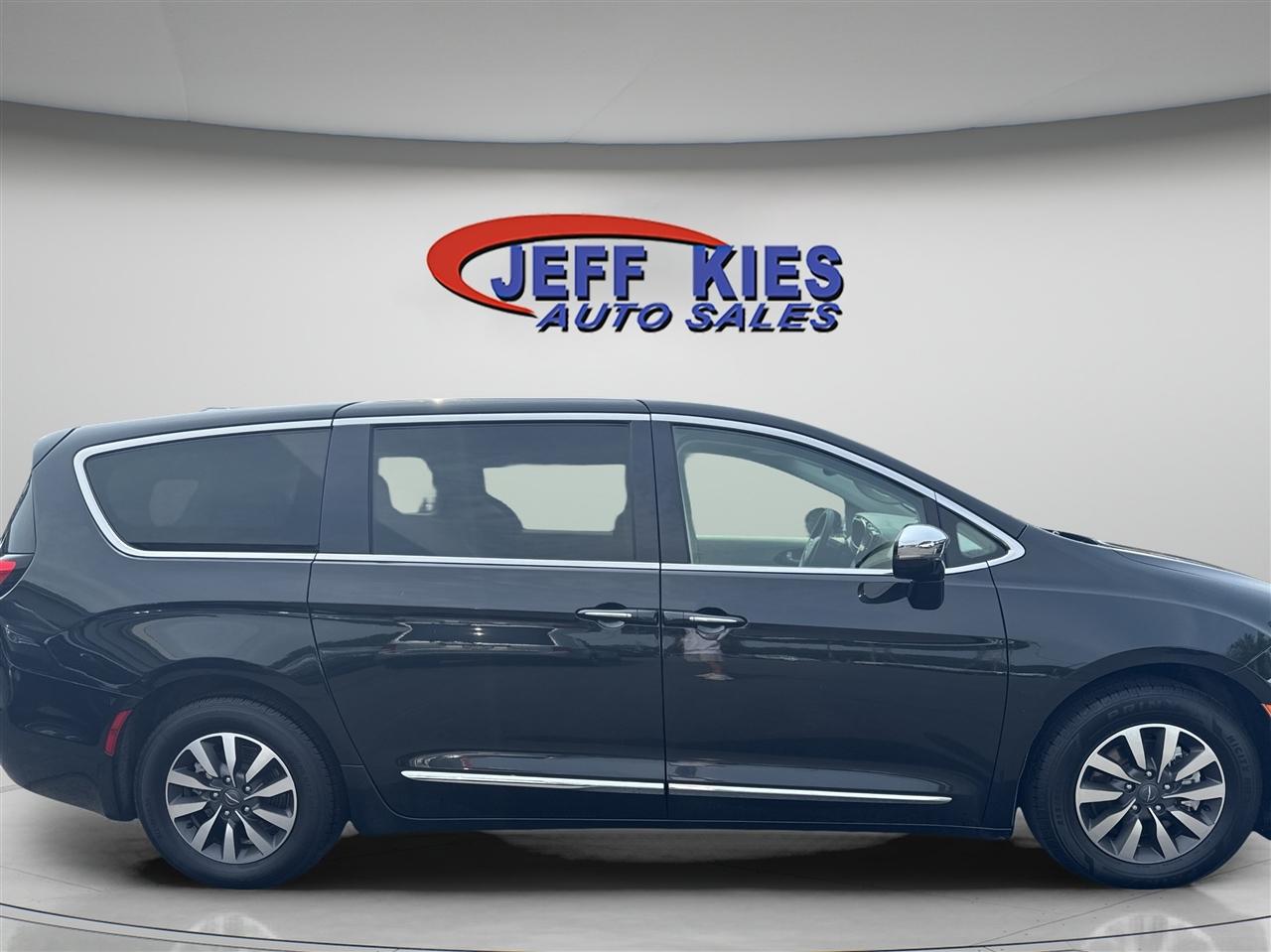 Chrysler Pacifica Hybrid Limited FWD 2023