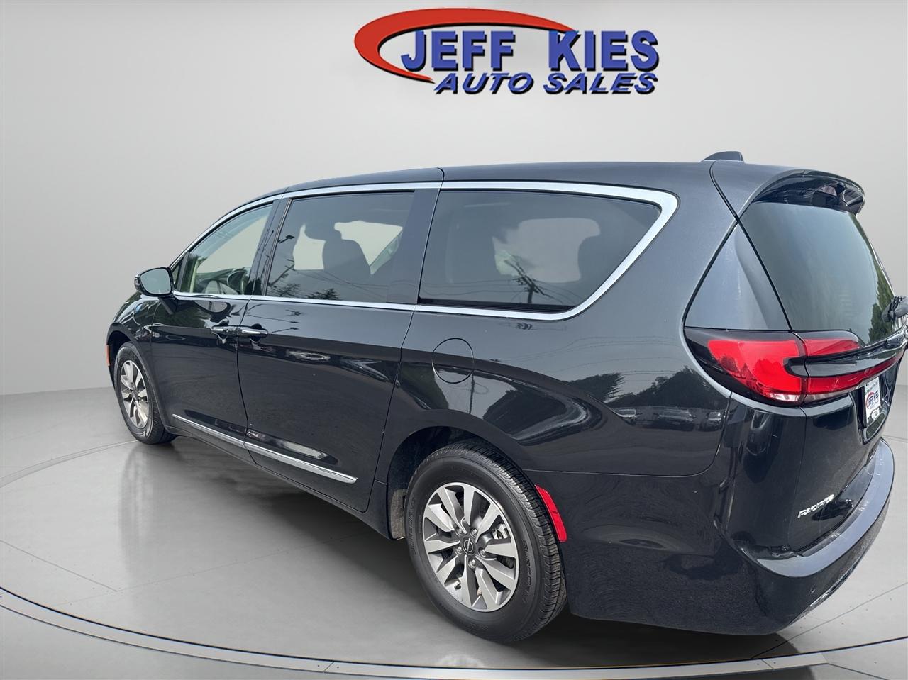 Chrysler Pacifica Hybrid Limited FWD 2023