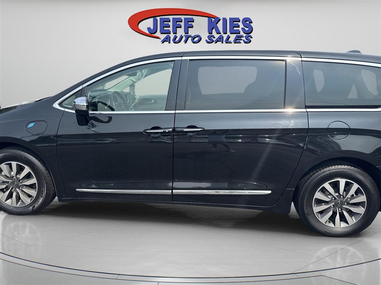 Chrysler Pacifica Hybrid Limited FWD 2023