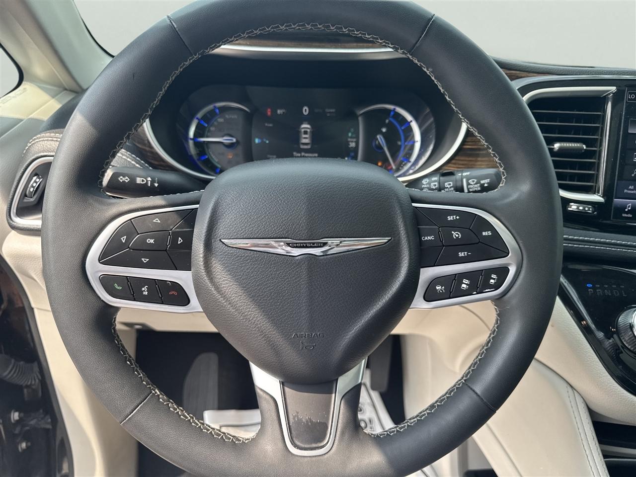 Chrysler Pacifica Hybrid Limited FWD 2023