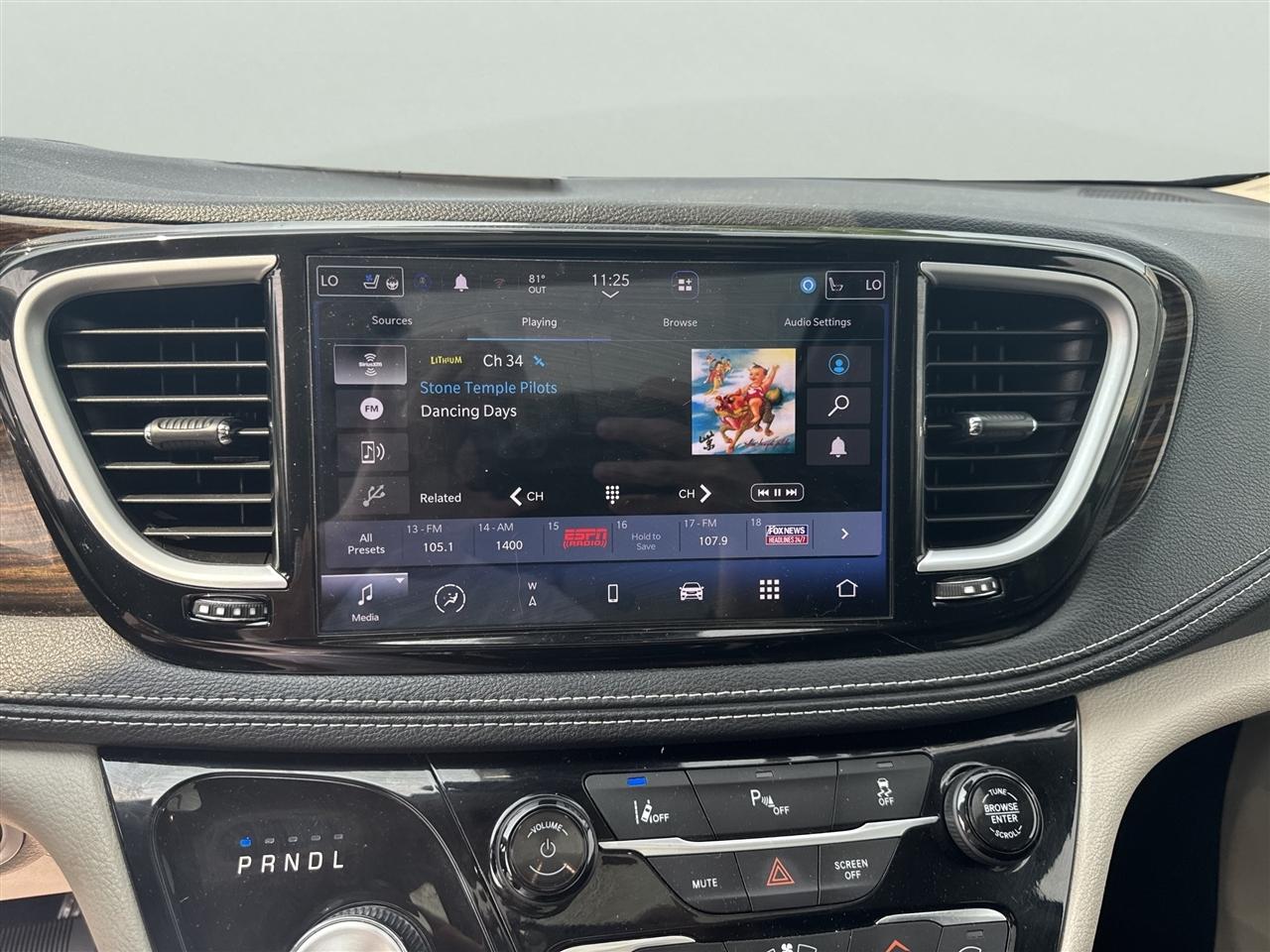 Chrysler Pacifica Hybrid Limited FWD 2023