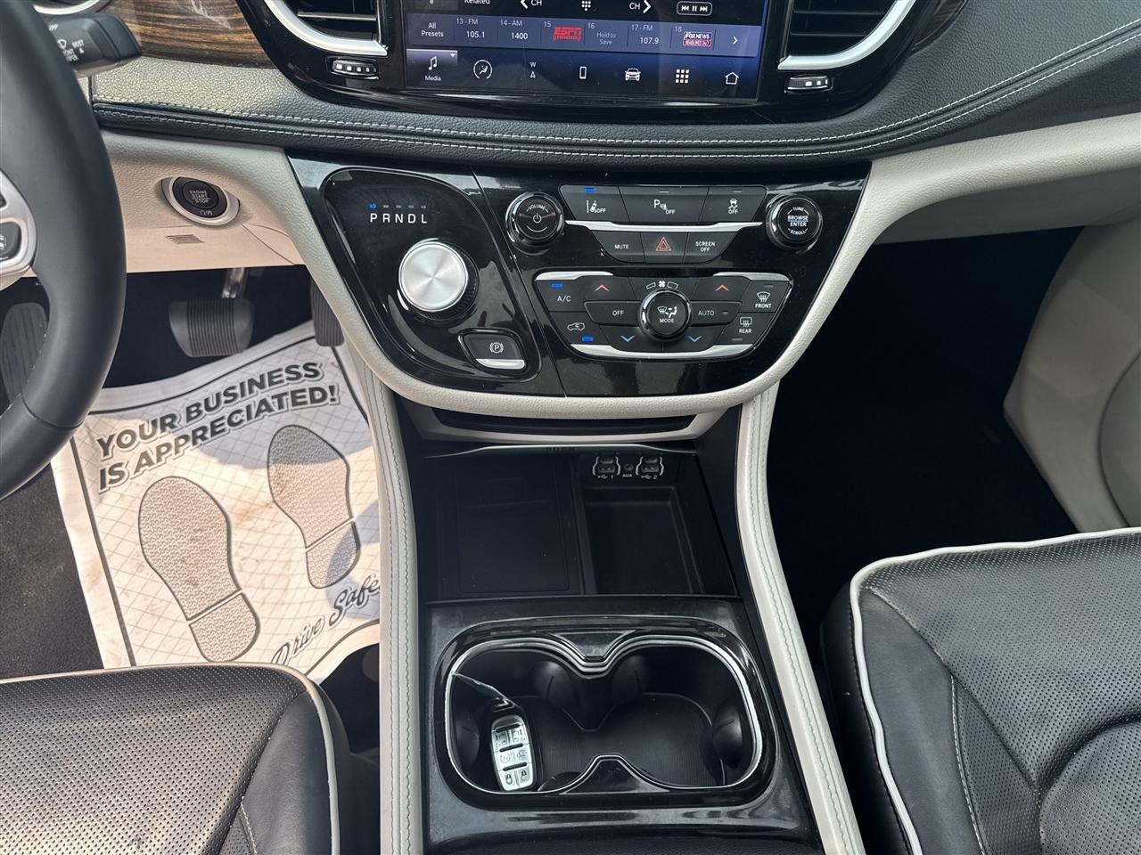 Chrysler Pacifica Hybrid Limited FWD 2023