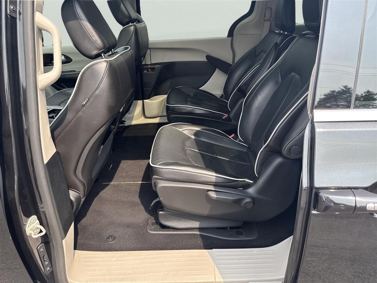 Chrysler Pacifica Hybrid Limited FWD 2023