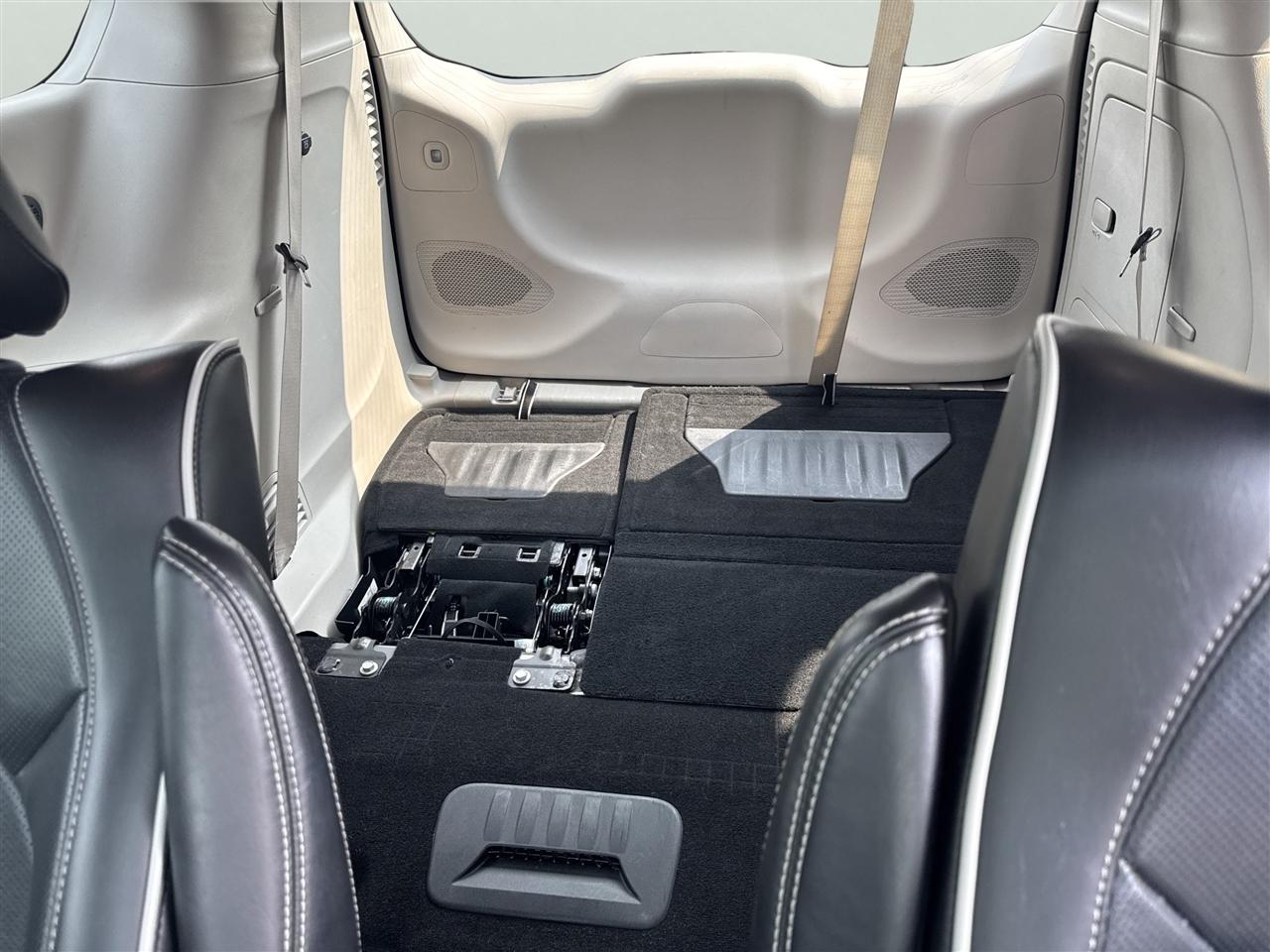 Chrysler Pacifica Hybrid Limited FWD 2023