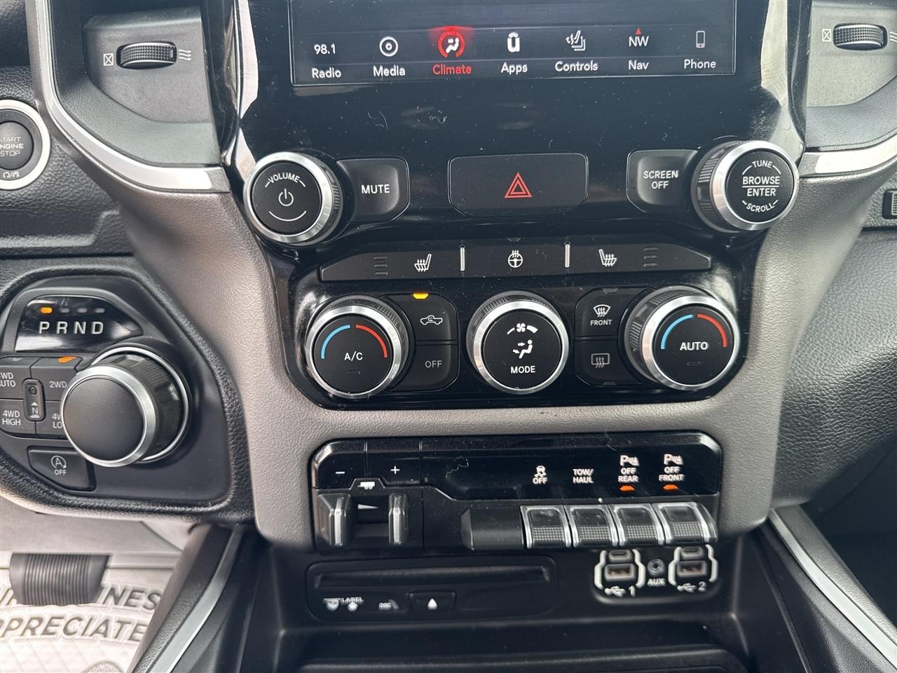RAM 1500 Big Horn/Lone Star 4x4 Crew Cab 6'4" Box 2019