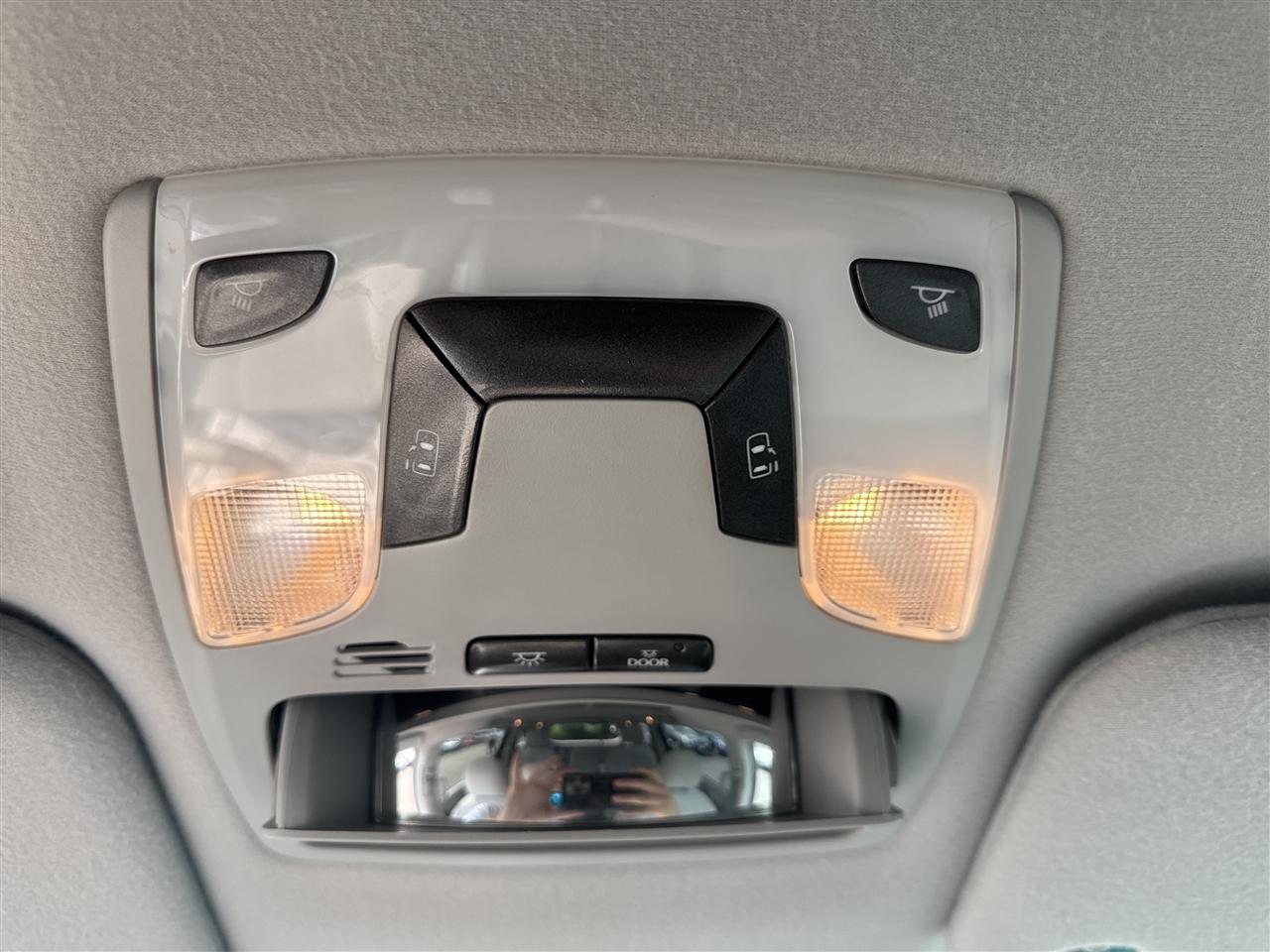 Toyota Sienna 5dr 8-Pass Van V6 LE FWD (Natl) 2014