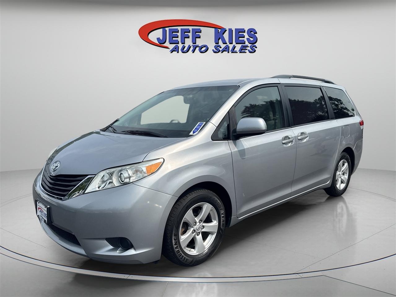 2014 Toyota Sienna 5dr 7-Pass Van V6 LE AAS FWD (Natl)