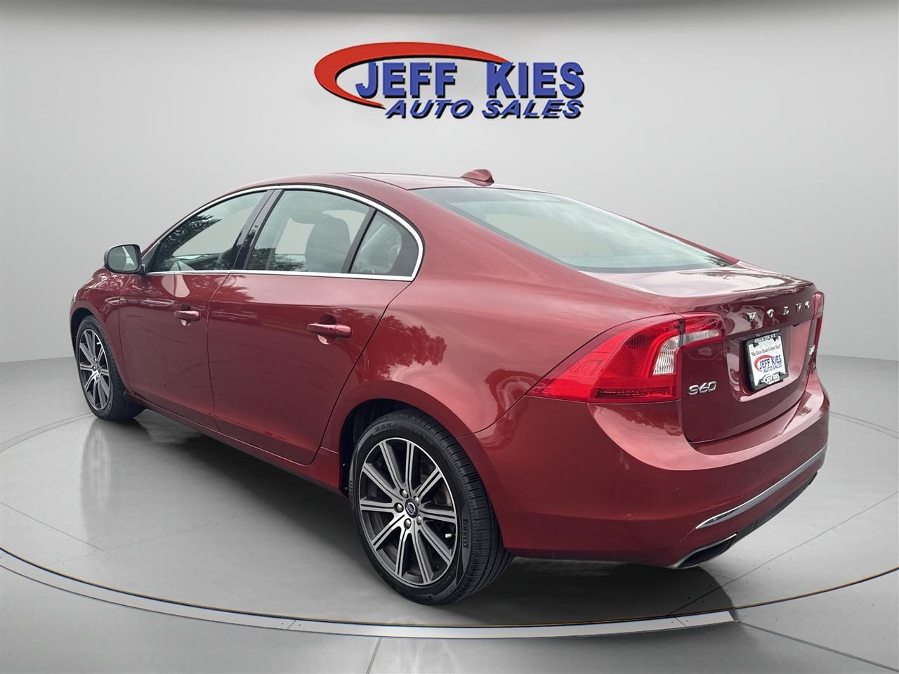 Volvo S60 Inscription 4dr Sdn T5 Drive-E Platinum FWD 2016