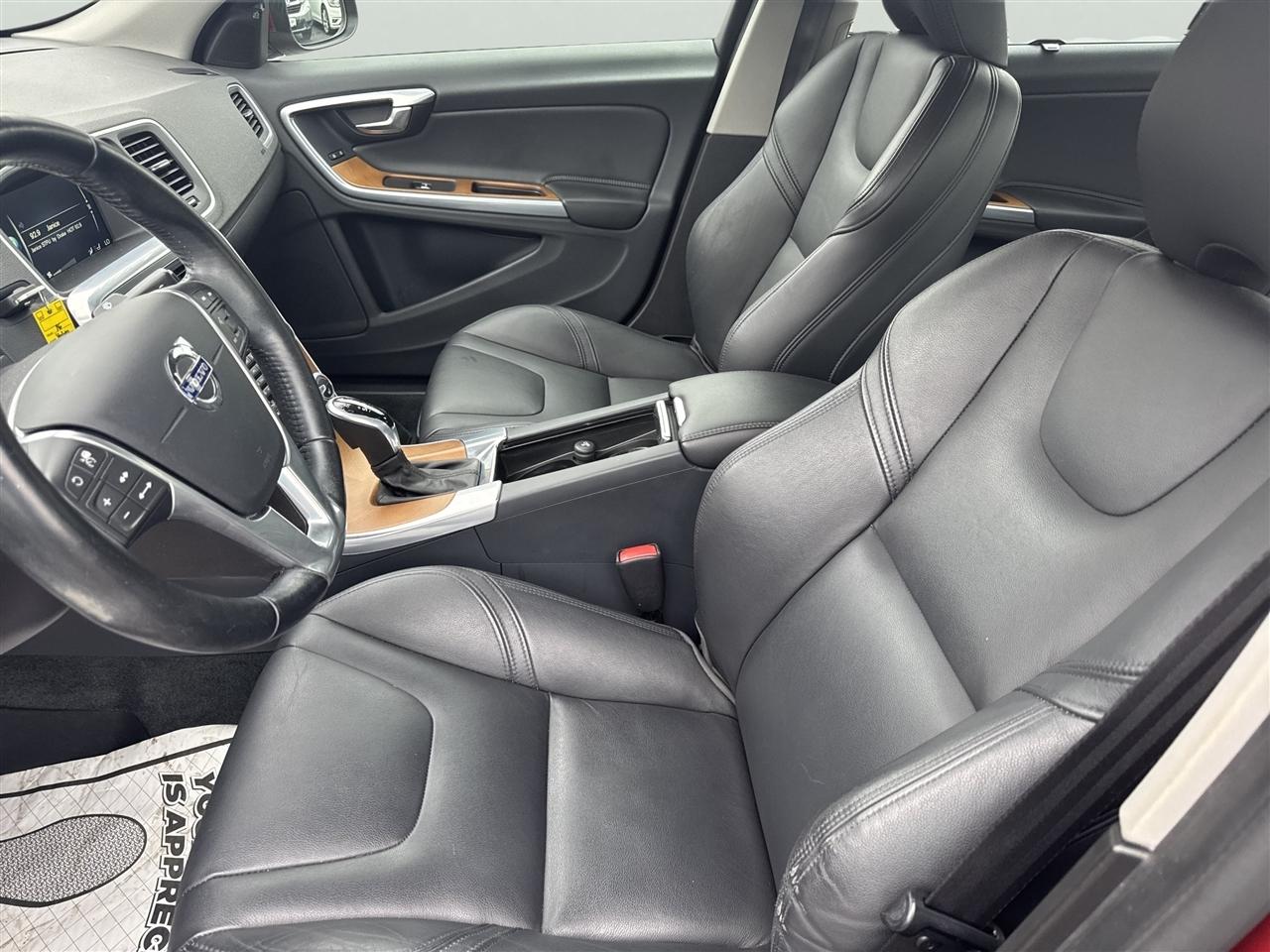Volvo S60 Inscription 4dr Sdn T5 Drive-E Platinum FWD 2016