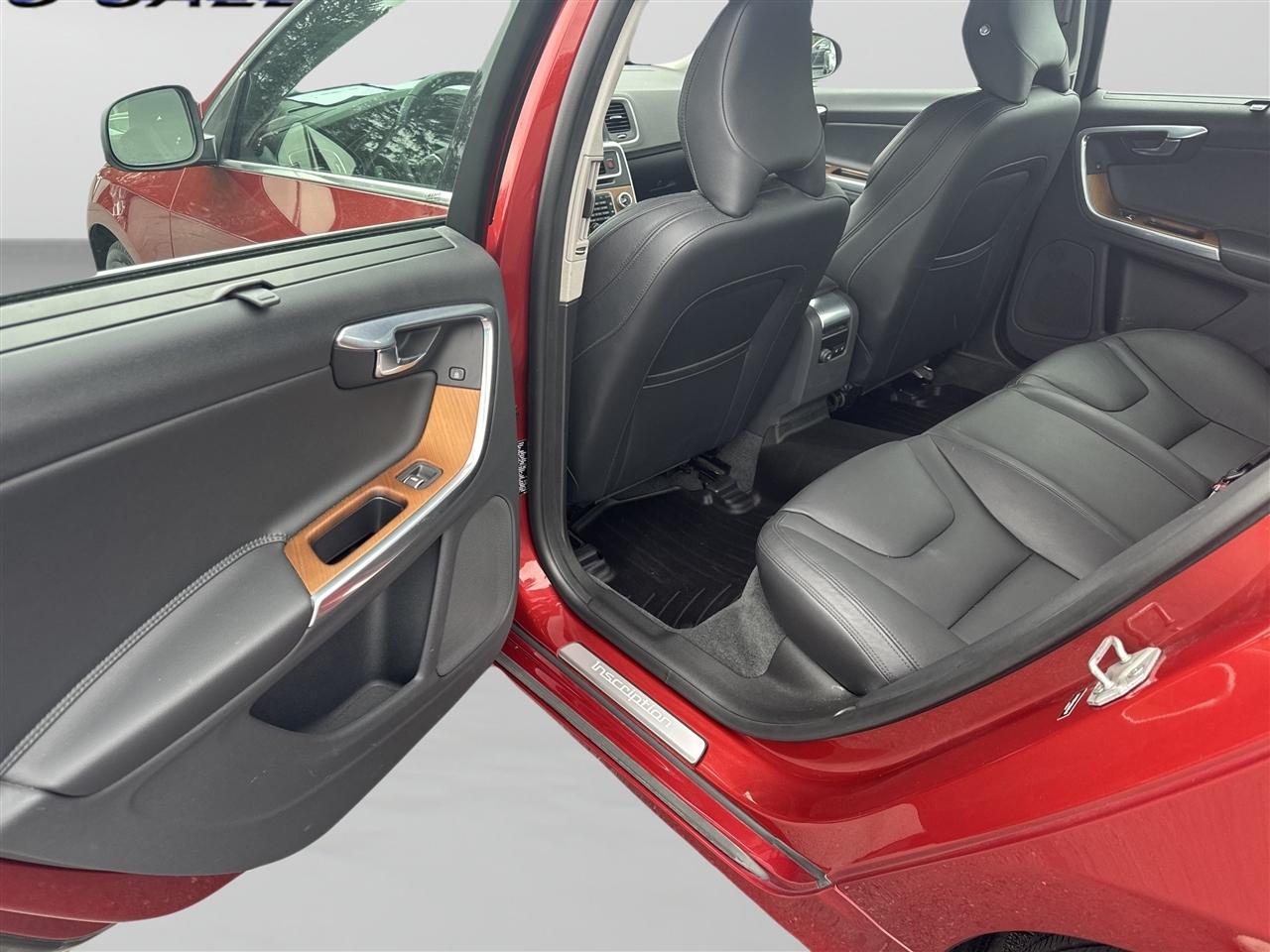 Volvo S60 Inscription 4dr Sdn T5 Drive-E Platinum FWD 2016