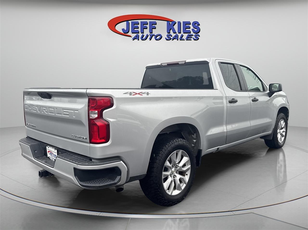 Chevrolet Silverado 1500 4WD Double Cab 147" Custom 2020