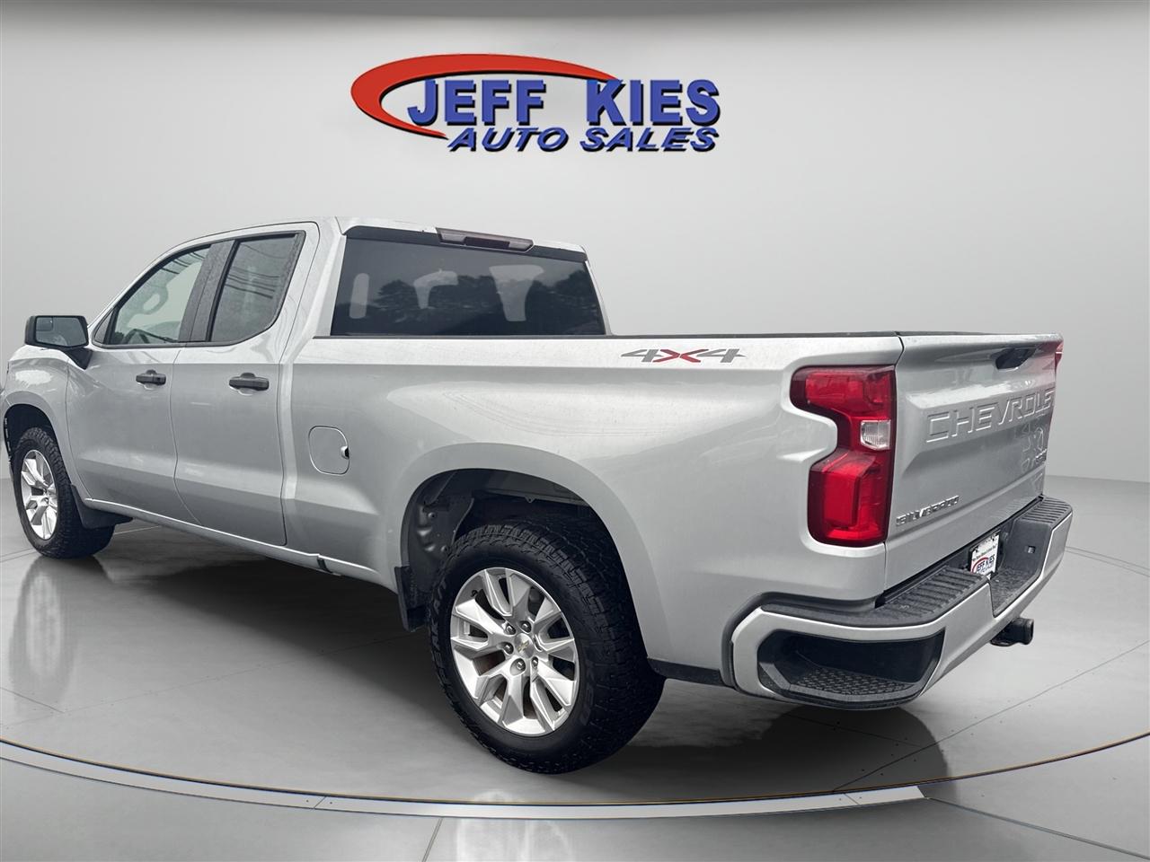 Chevrolet Silverado 1500 4WD Double Cab 147" Custom 2020