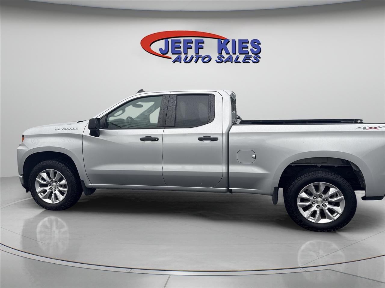 Chevrolet Silverado 1500 4WD Double Cab 147" Custom 2020