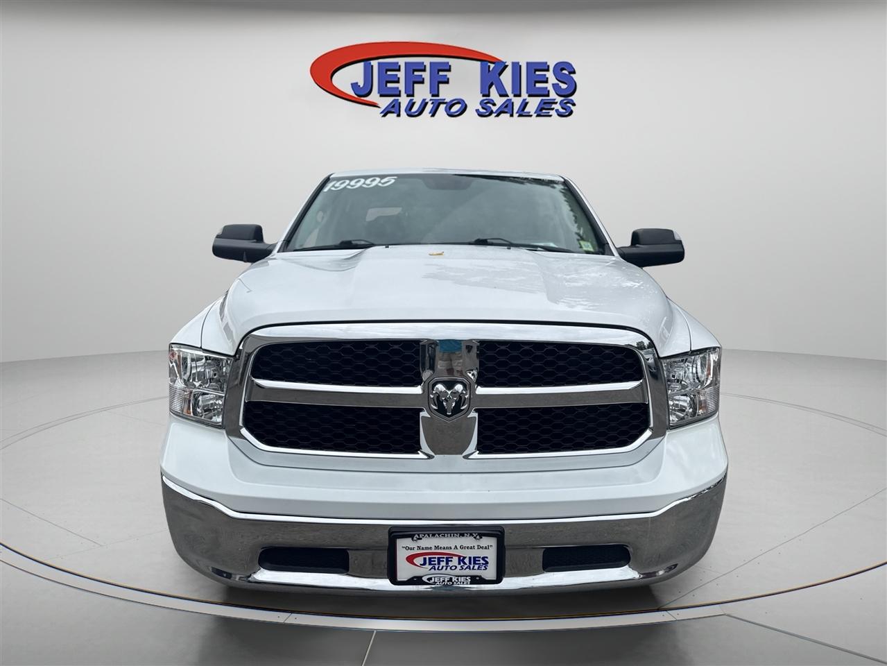 RAM 1500 Tradesman 4x4 Crew Cab 6'4" Box 2018