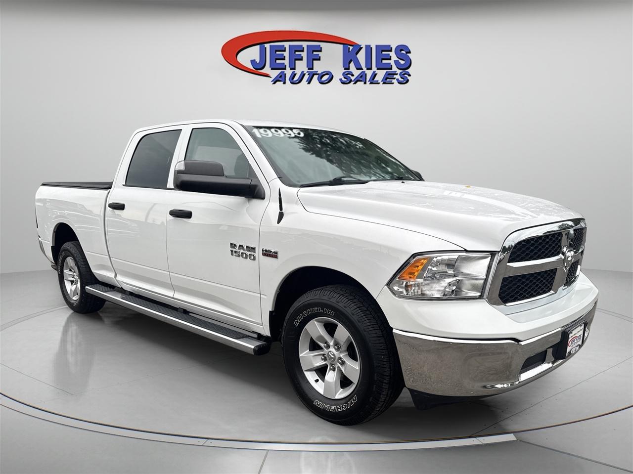 RAM 1500 Tradesman 4x4 Crew Cab 6'4" Box 2018