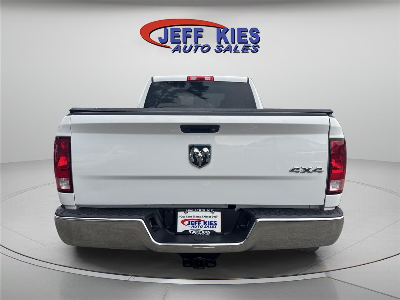 RAM 1500 Tradesman 4x4 Crew Cab 6'4" Box 2018