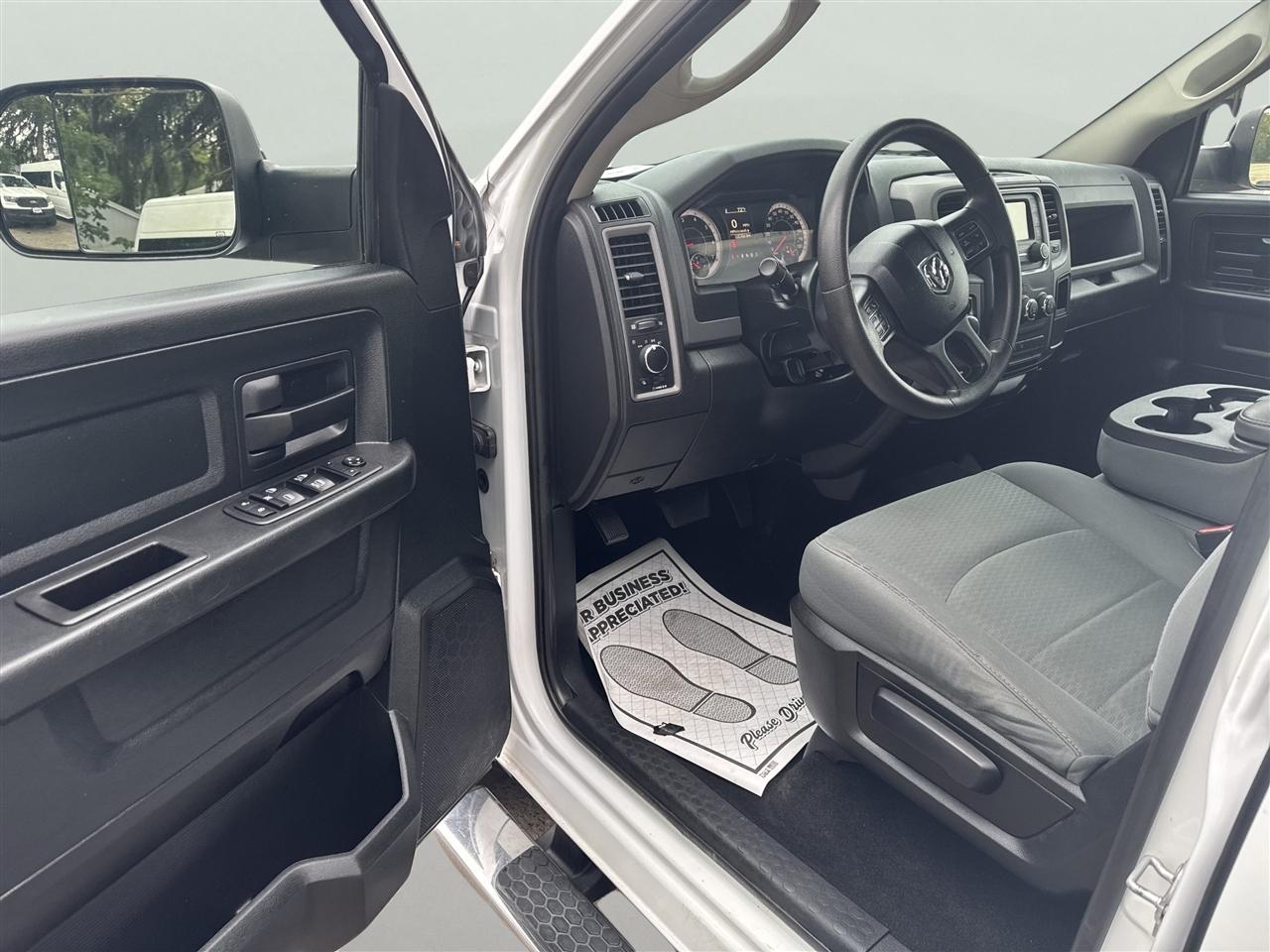 RAM 1500 Tradesman 4x4 Crew Cab 6'4" Box 2018