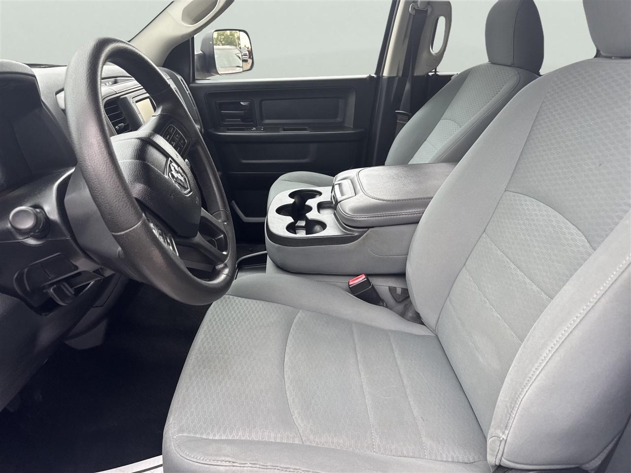 RAM 1500 Tradesman 4x4 Crew Cab 6'4" Box 2018