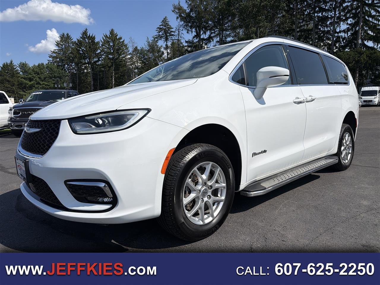 2022 Chrysler Pacifica Touring L FWD
