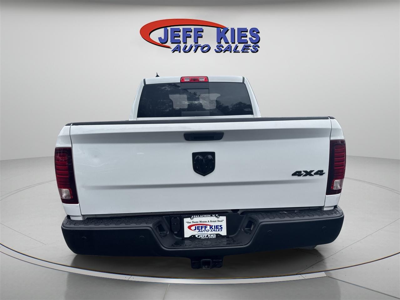 RAM 1500 Classic Warlock 4x4 Quad Cab 6'4" Box 2020