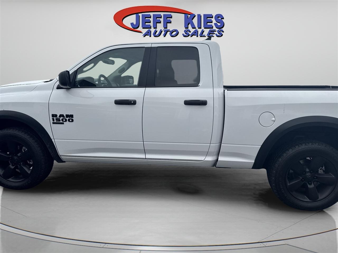 RAM 1500 Classic Warlock 4x4 Quad Cab 6'4" Box 2020