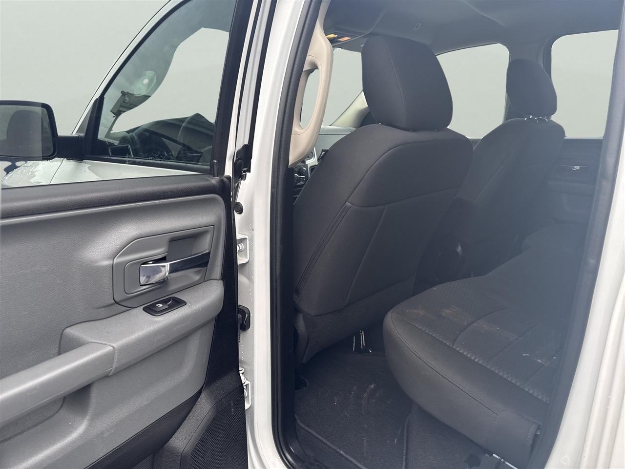 RAM 1500 Classic Warlock 4x4 Quad Cab 6'4" Box 2020
