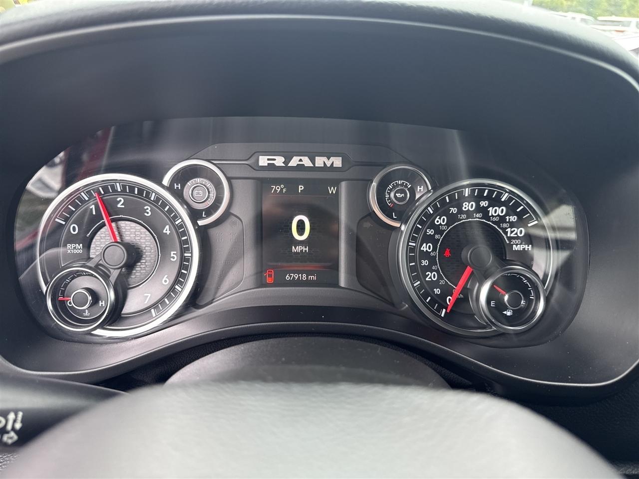 RAM 1500 Big Horn/Lone Star 4x4 Crew Cab 5'7" Box 2019