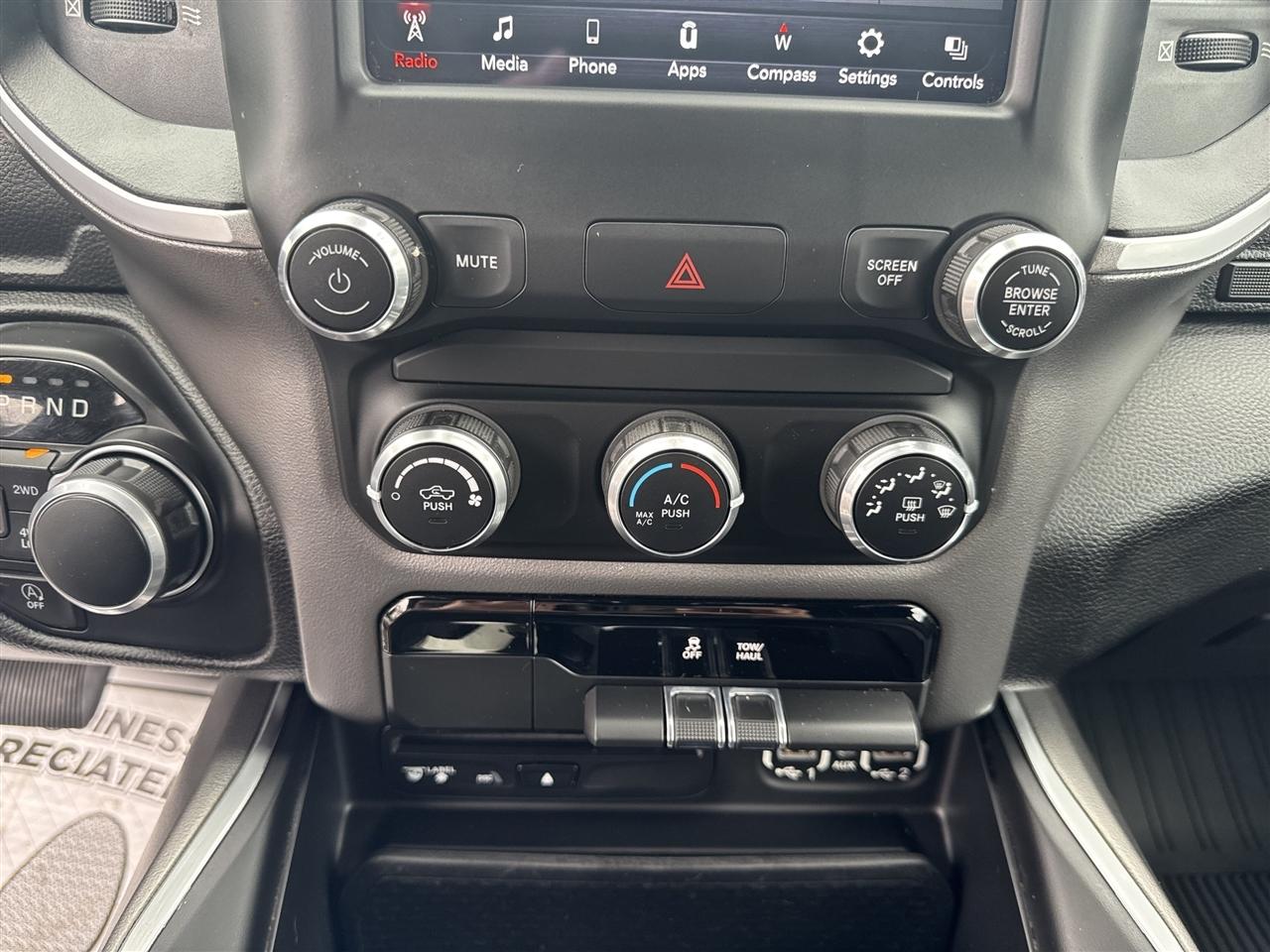 RAM 1500 Big Horn/Lone Star 4x4 Crew Cab 5'7" Box 2019