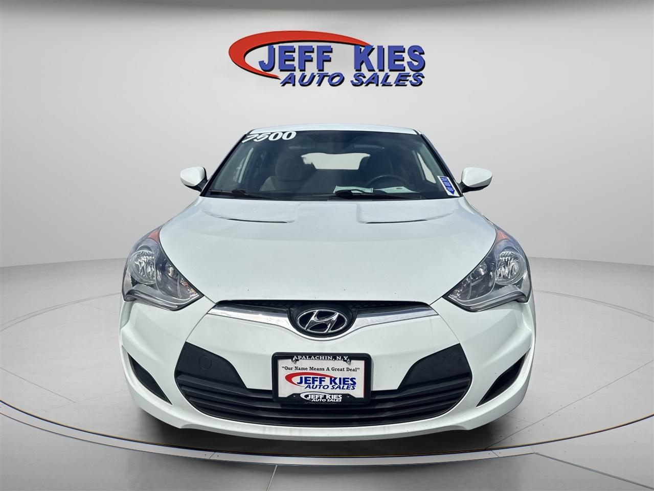 Hyundai Veloster 3dr Cpe Man w/Gray Int 2012