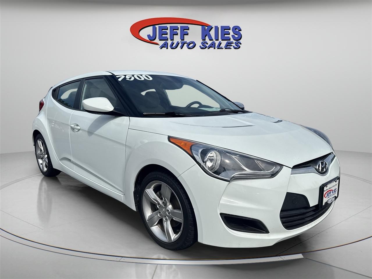 Hyundai Veloster 3dr Cpe Man w/Gray Int 2012