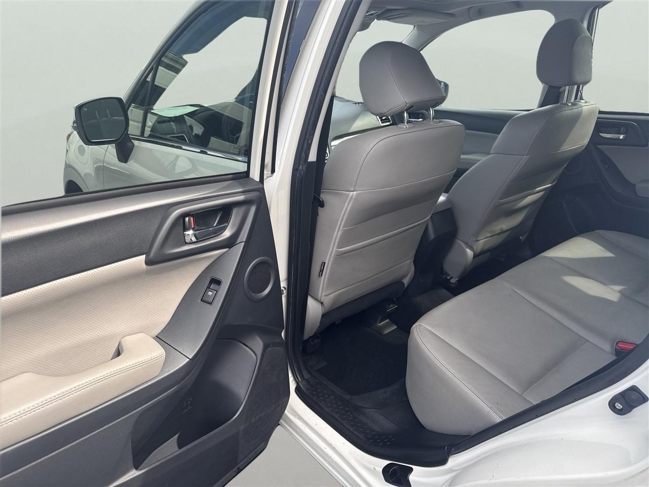 Subaru Forester 4dr CVT 2.5i Touring PZEV 2016