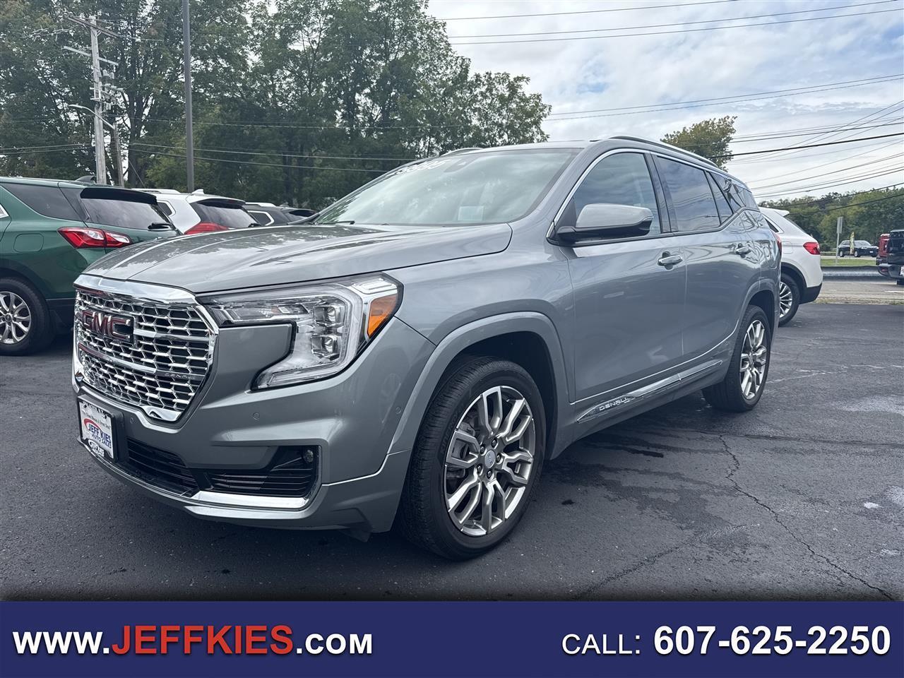 2023 GMC Terrain AWD 4dr Denali