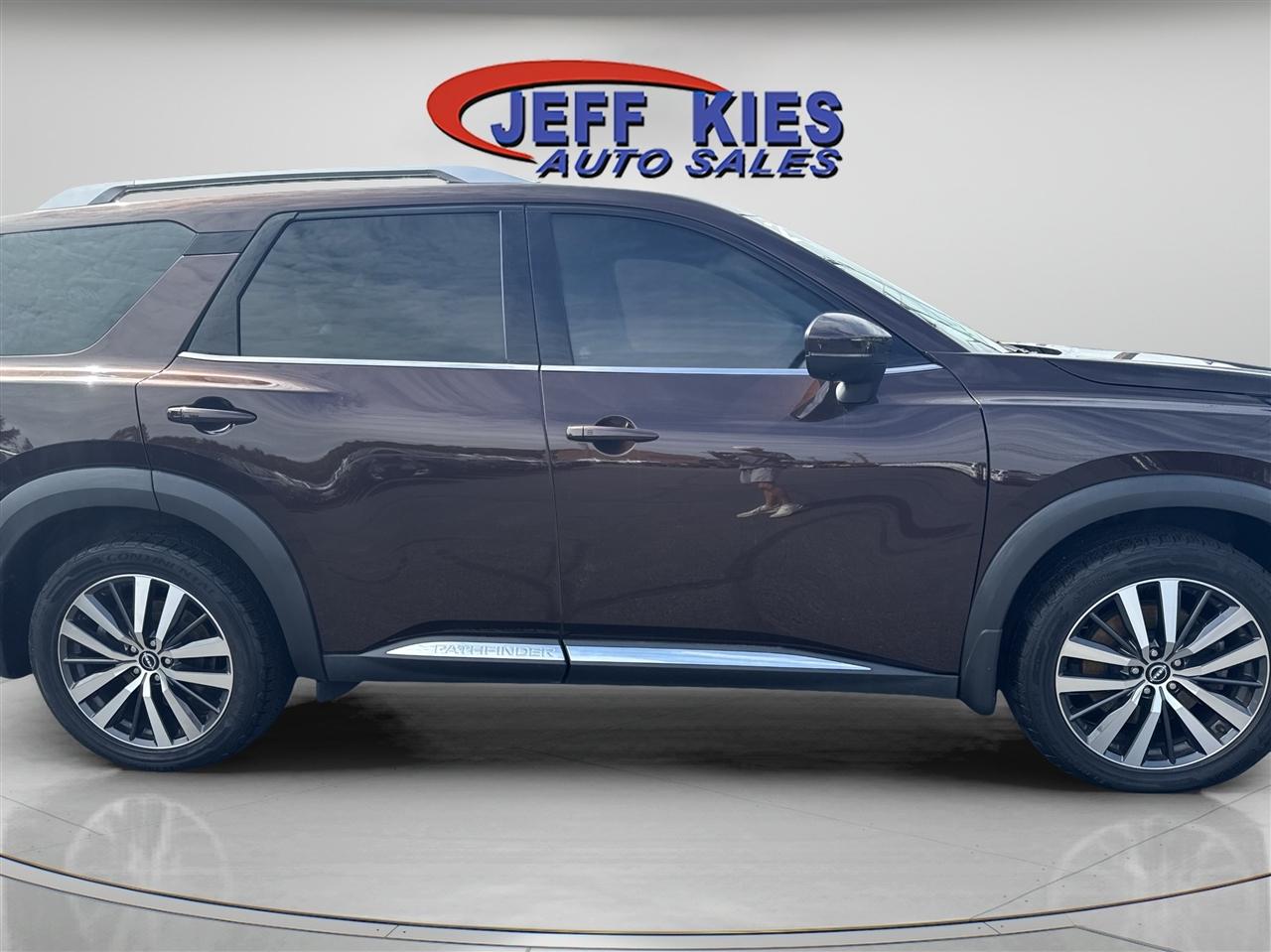 Nissan Pathfinder Platinum 4WD 2022