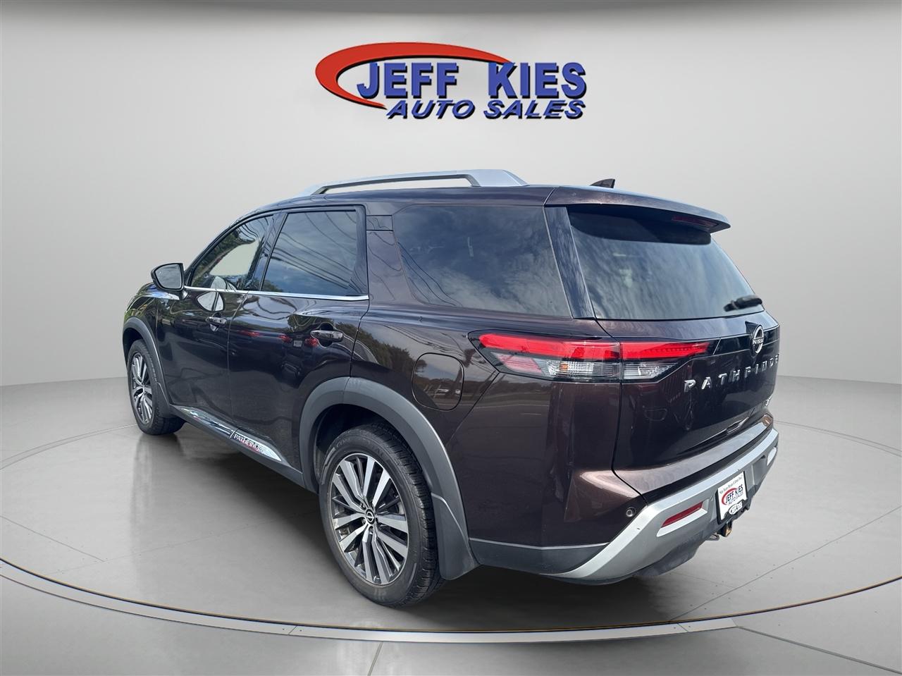 Nissan Pathfinder Platinum 4WD 2022